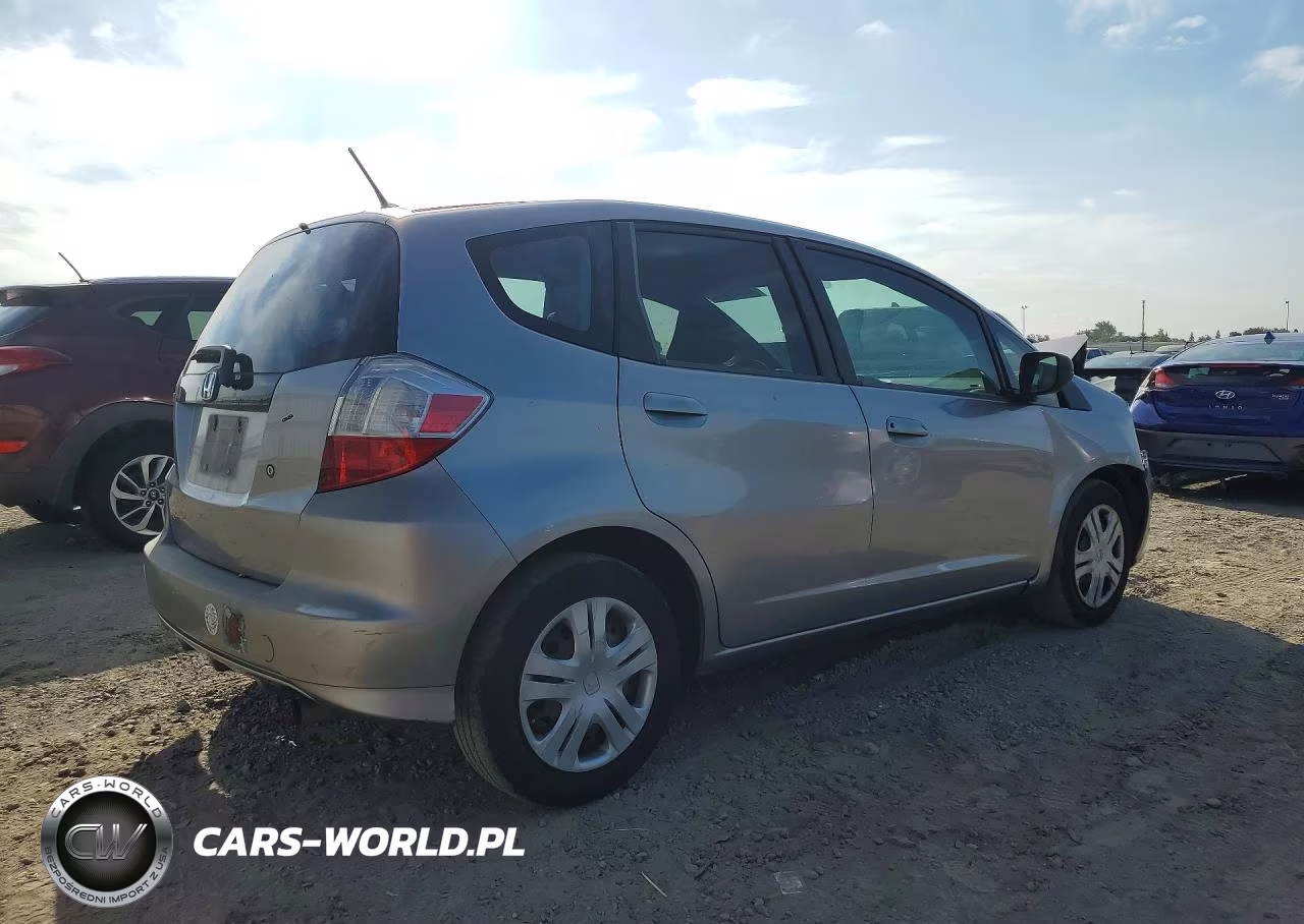 2009 Honda Fit VIN:JHMGE872X9C006887 - 3