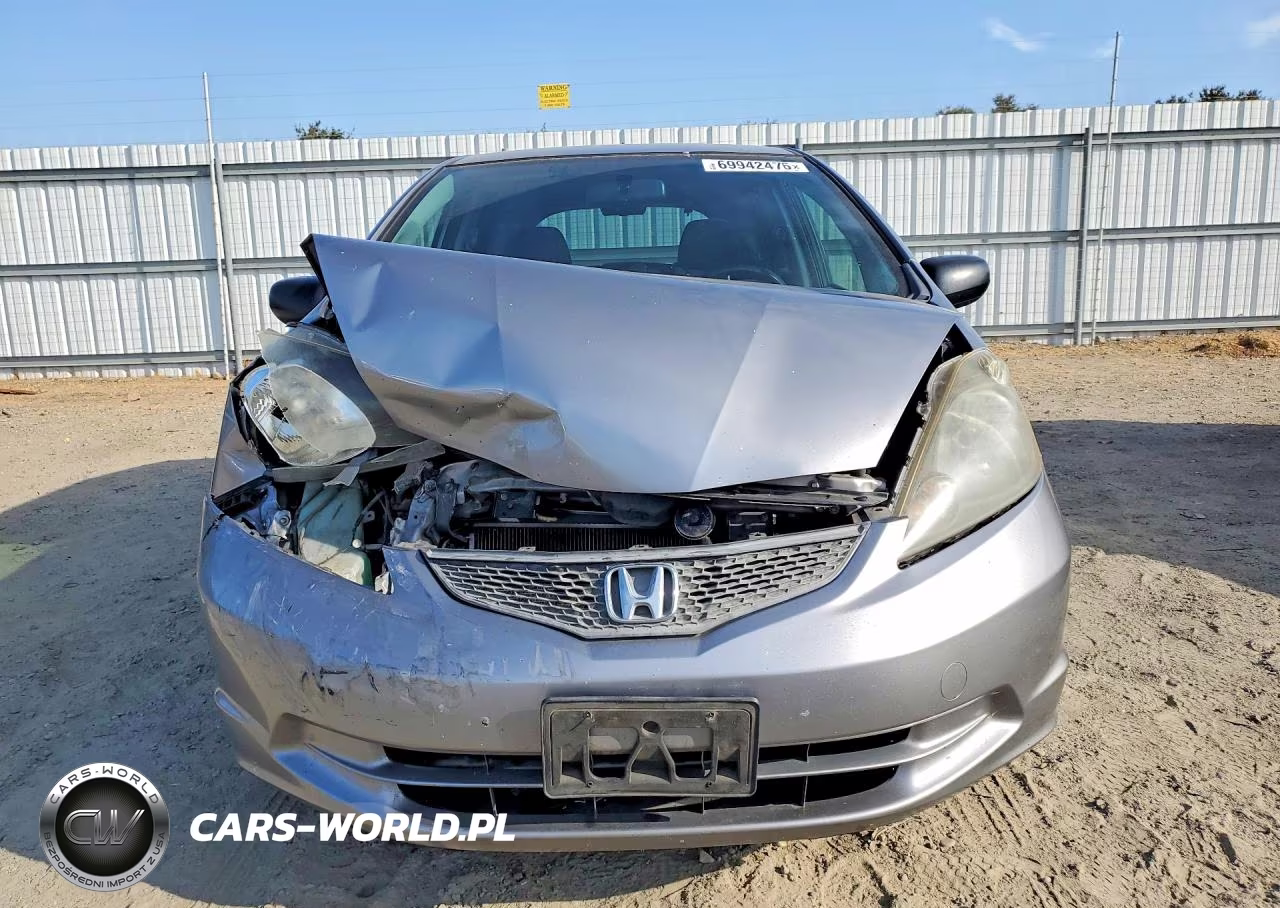 2009 Honda Fit VIN:JHMGE872X9C006887 - 5