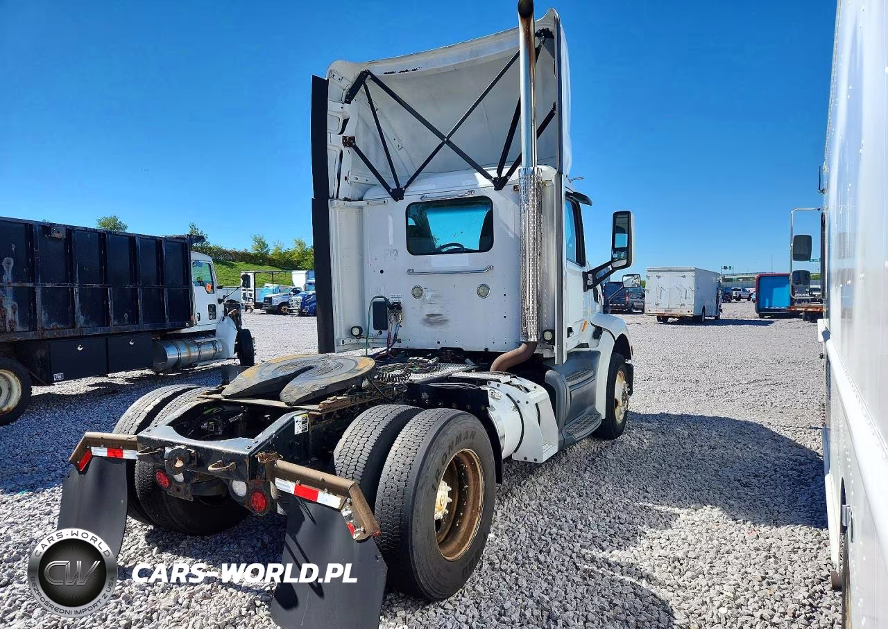 2018 Peterbilt 579 Semi Truck VIN:1XPBA48X1JD478449 - 3