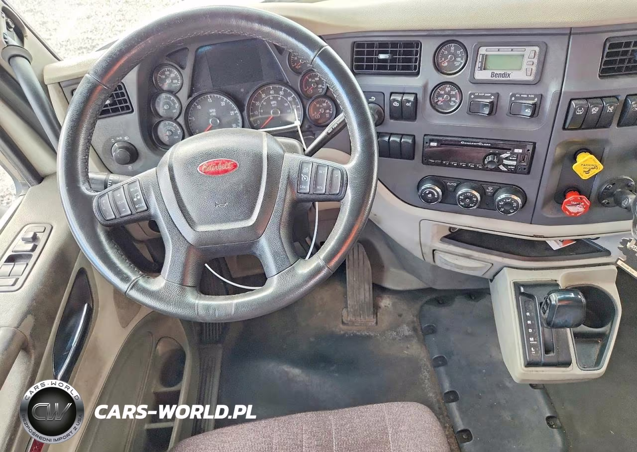 2018 Peterbilt 579 Semi Truck VIN:1XPBA48X1JD478449 - 8