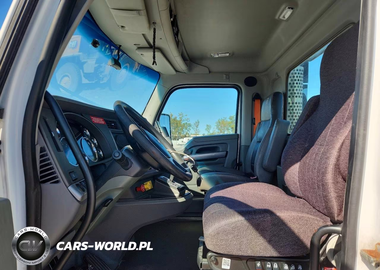 2014 Kenworth Construction T680 VIN:1XKYA48X1EJ403001 - 7