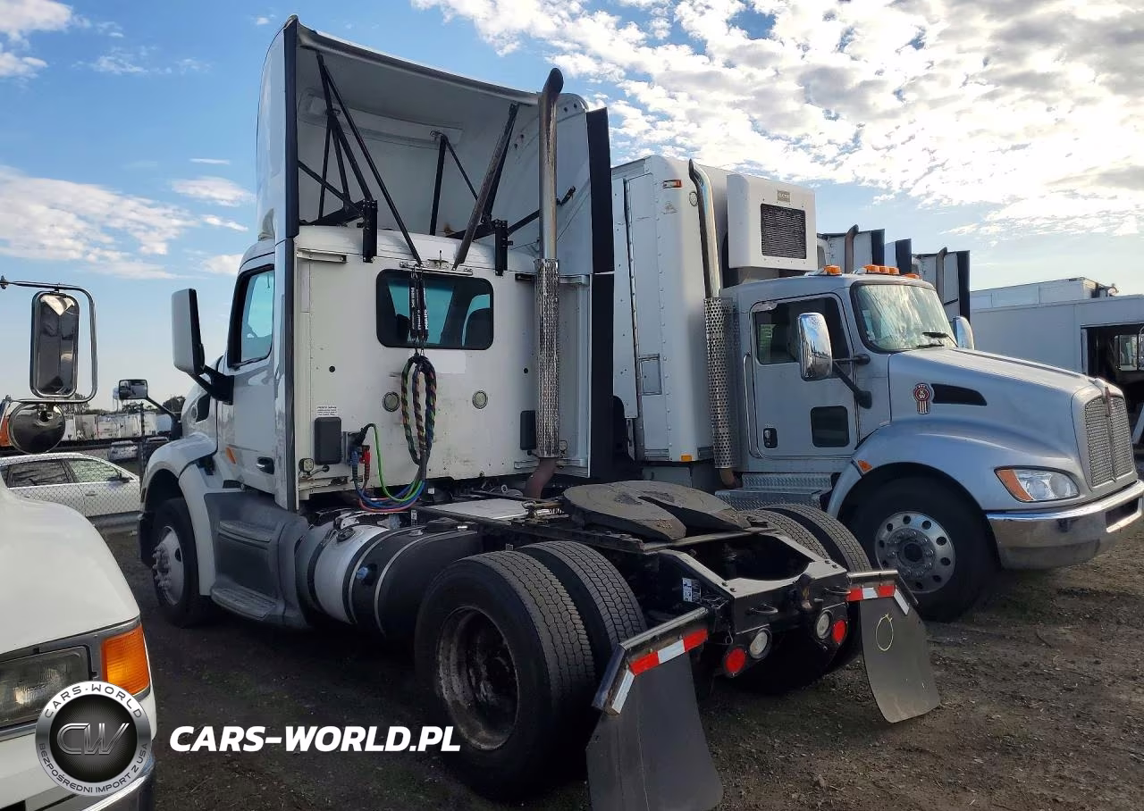 2016 Peterbilt 579 Semi Truck VIN:1XPBA48X8GD328802 - 2