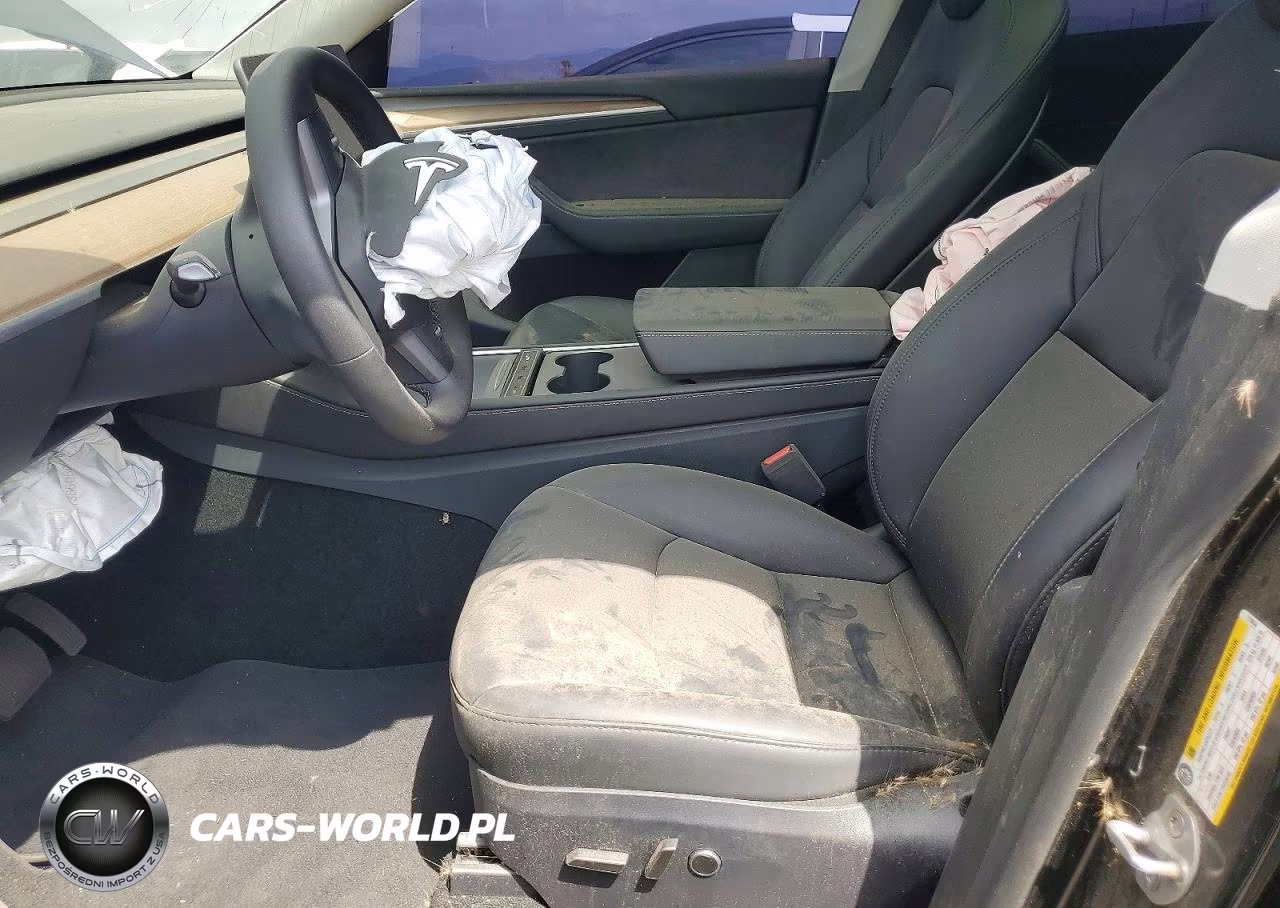 2025 Tesla Model Y VIN:7SAYGDED7SF219854 - 7