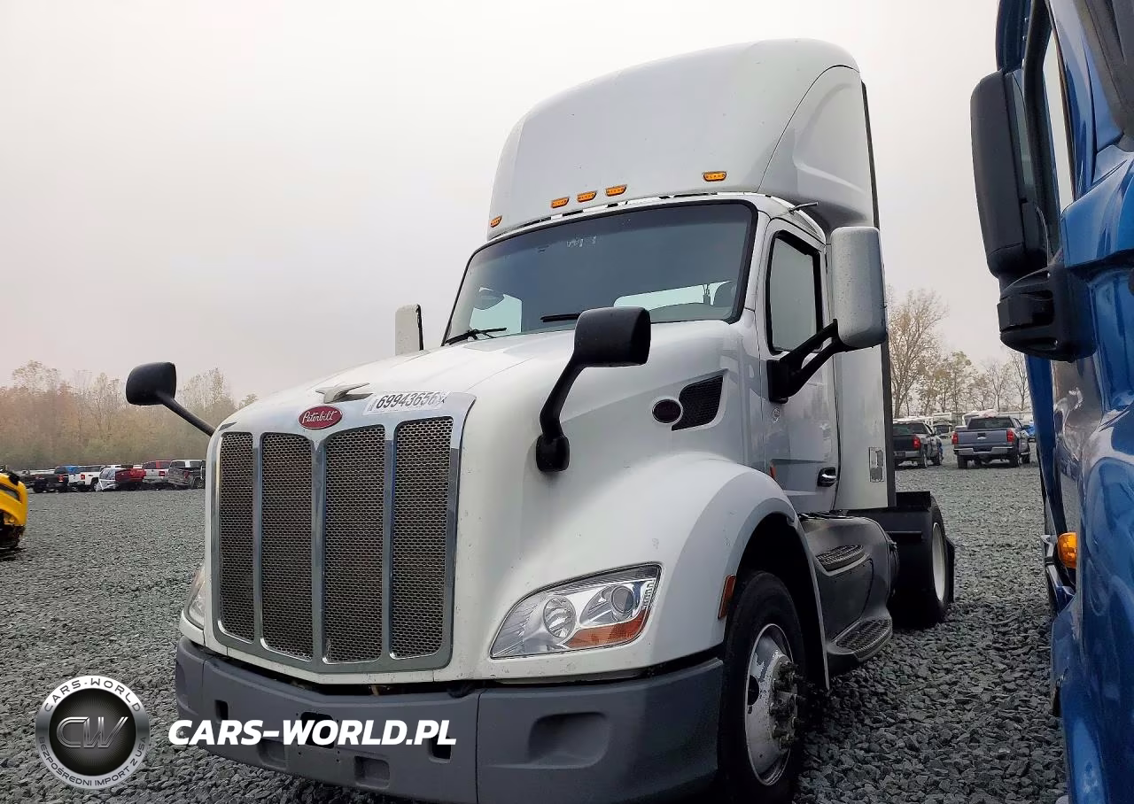 2018 Peterbilt 579 Semi Truck VIN:1XPBA48X5JD477949 - 1