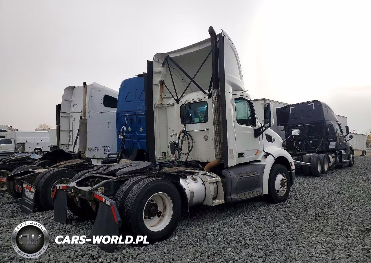 2018 Peterbilt 579 Semi Truck VIN:1XPBA48X5JD477949 - 3