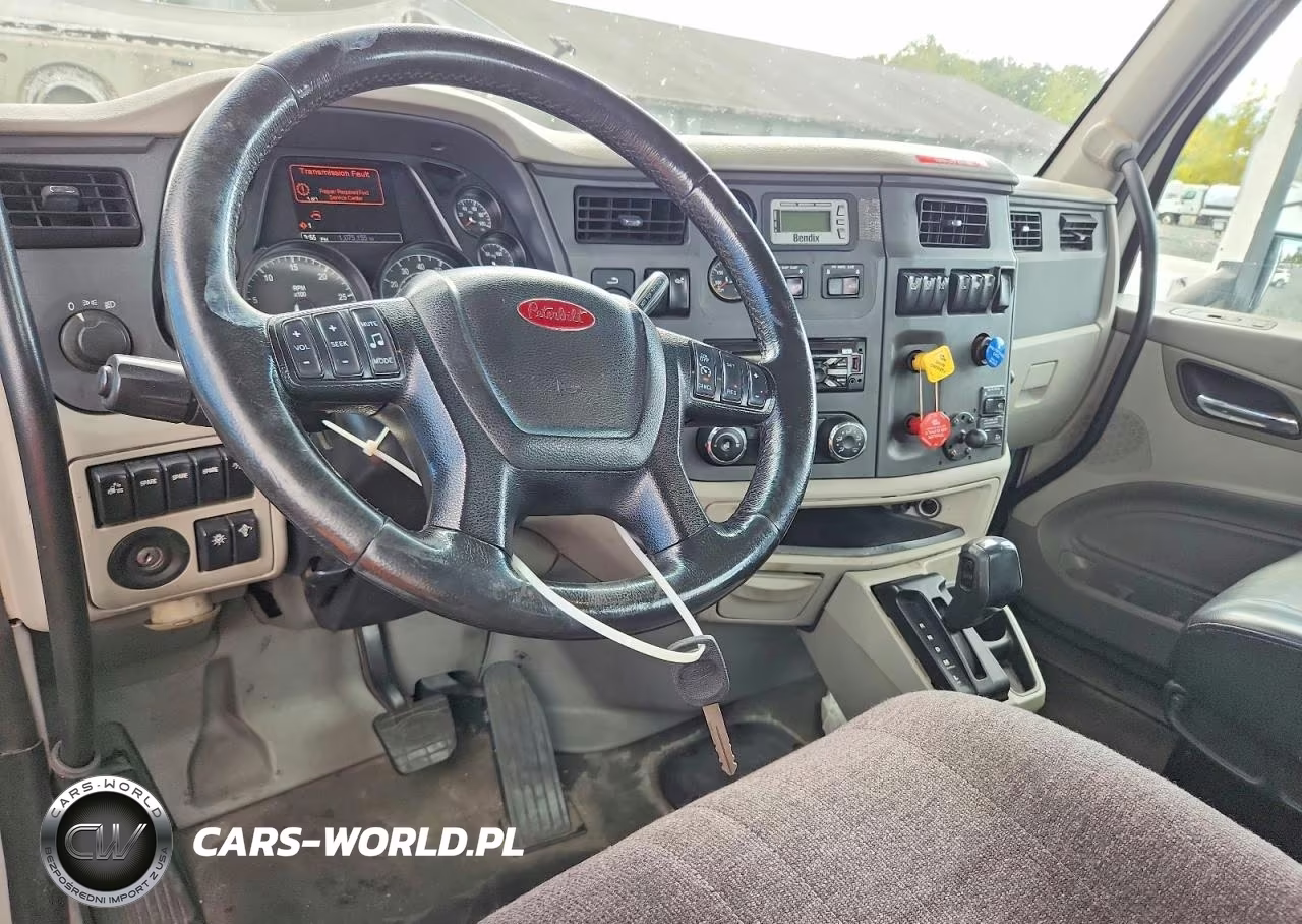 2018 Peterbilt 579 Semi Truck VIN:1XPBA48X5JD477949 - 8