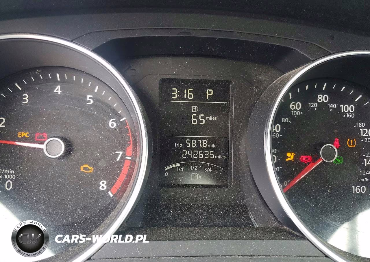 2018 Volkswagen Jetta S VIN:3VW2B7AJ7JM204230 - 9