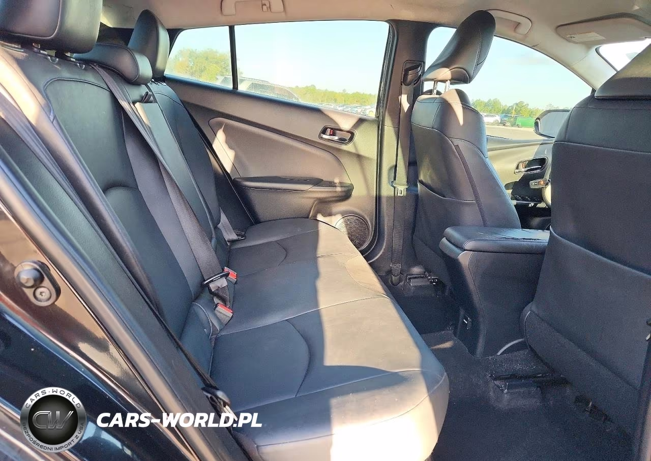 2017 Toyota Prius Four Touring VIN:JTDKARFU3H3035906 - 10