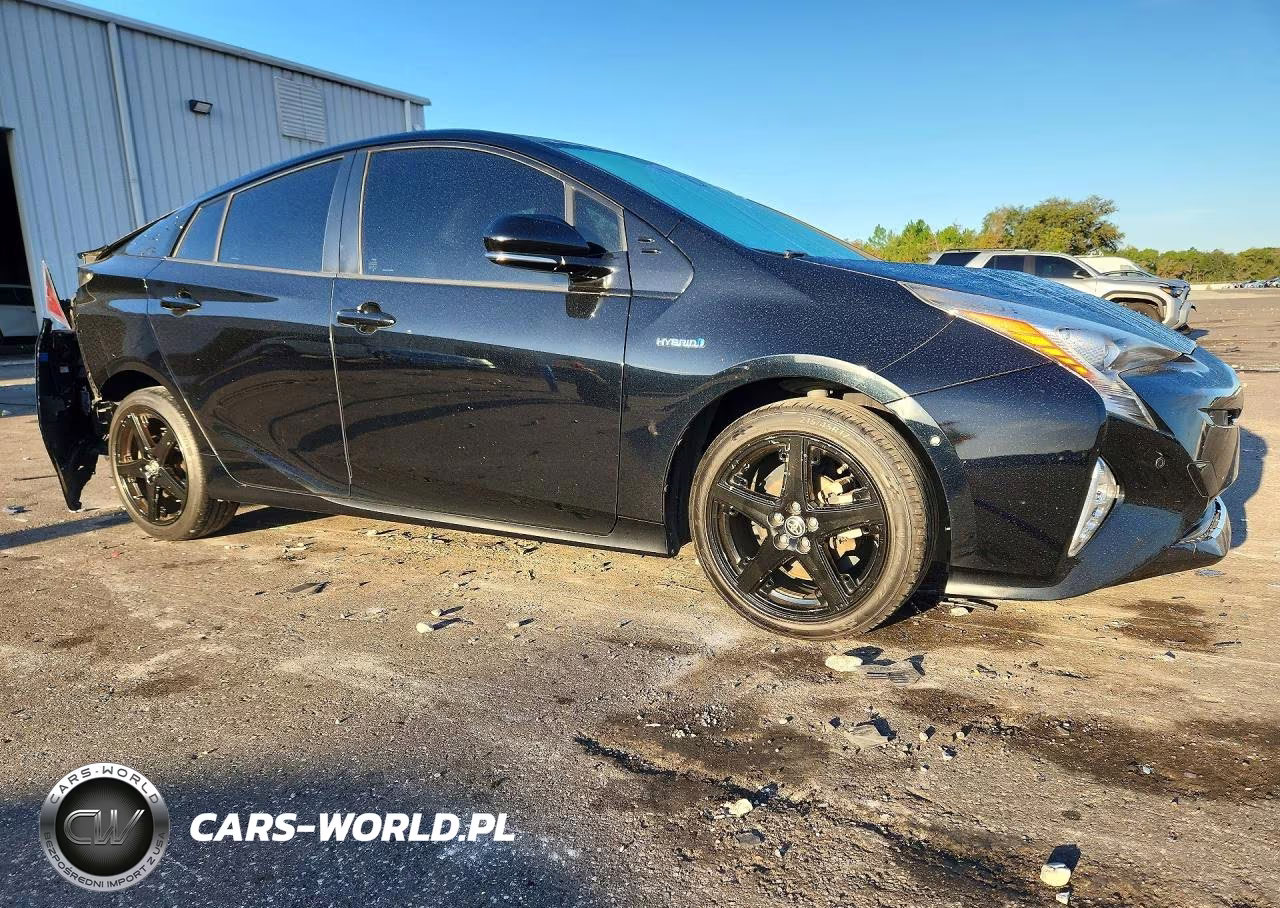 2017 Toyota Prius Four Touring VIN:JTDKARFU3H3035906 - 4