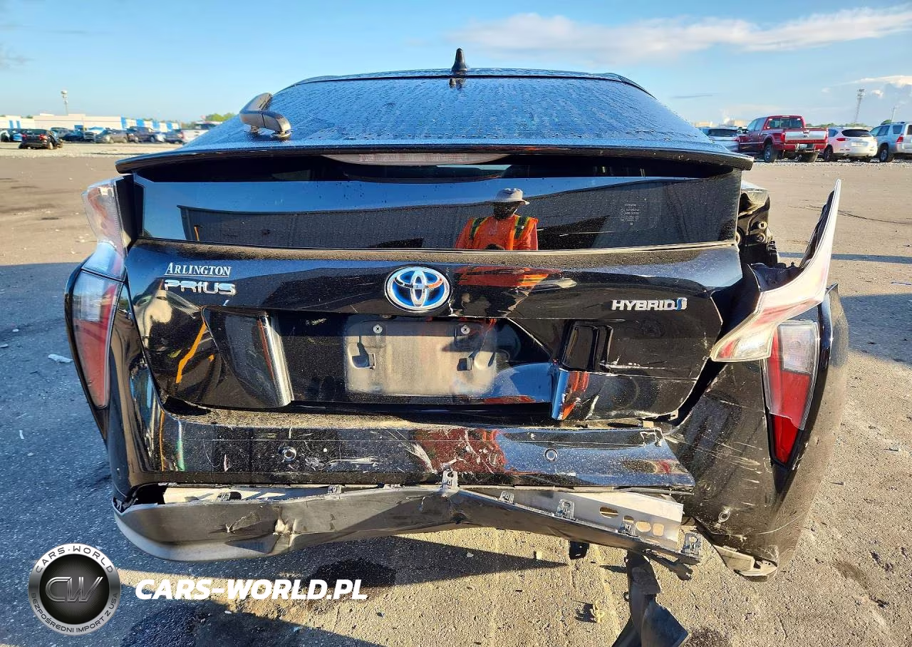 2017 Toyota Prius Four Touring VIN:JTDKARFU3H3035906 - 6