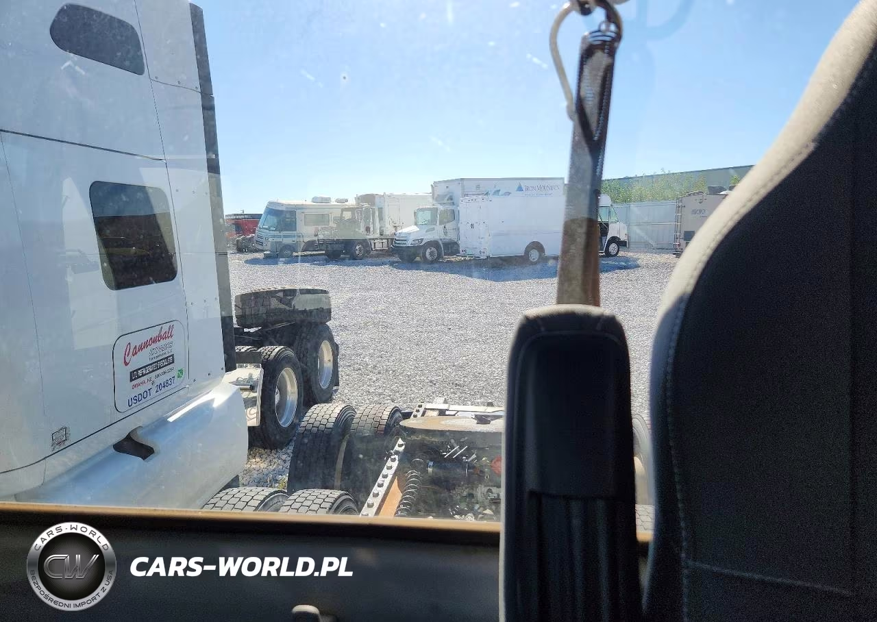2016 Kenworth T680 Semi Truck VIN:1XKYD49XXGJ119259 - 10