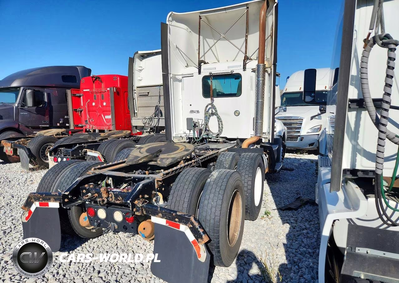 2016 Kenworth T680 Semi Truck VIN:1XKYD49XXGJ119259 - 3