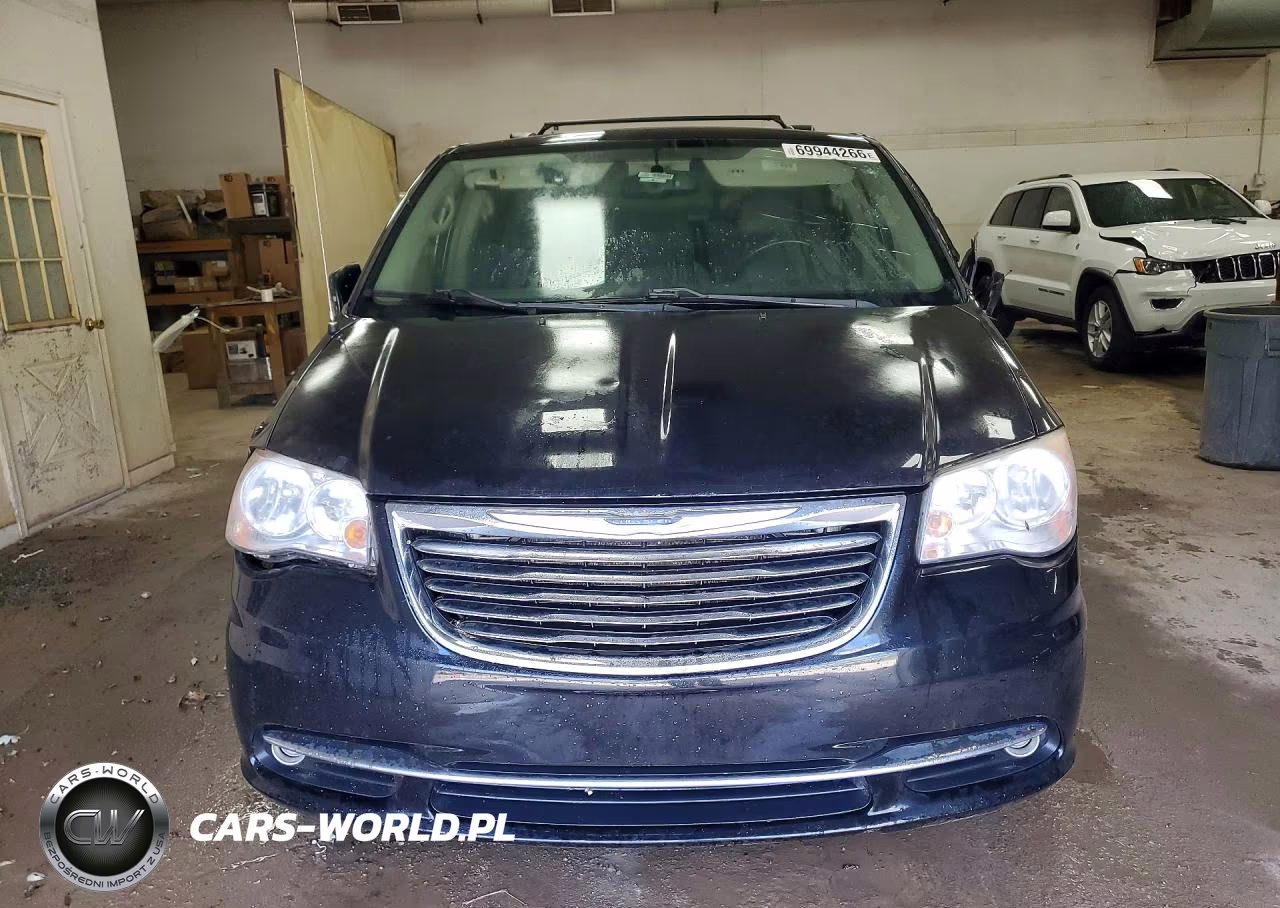2014 Chrysler Town & Country Touring VIN:2C4RC1BG0ER364480 - 5
