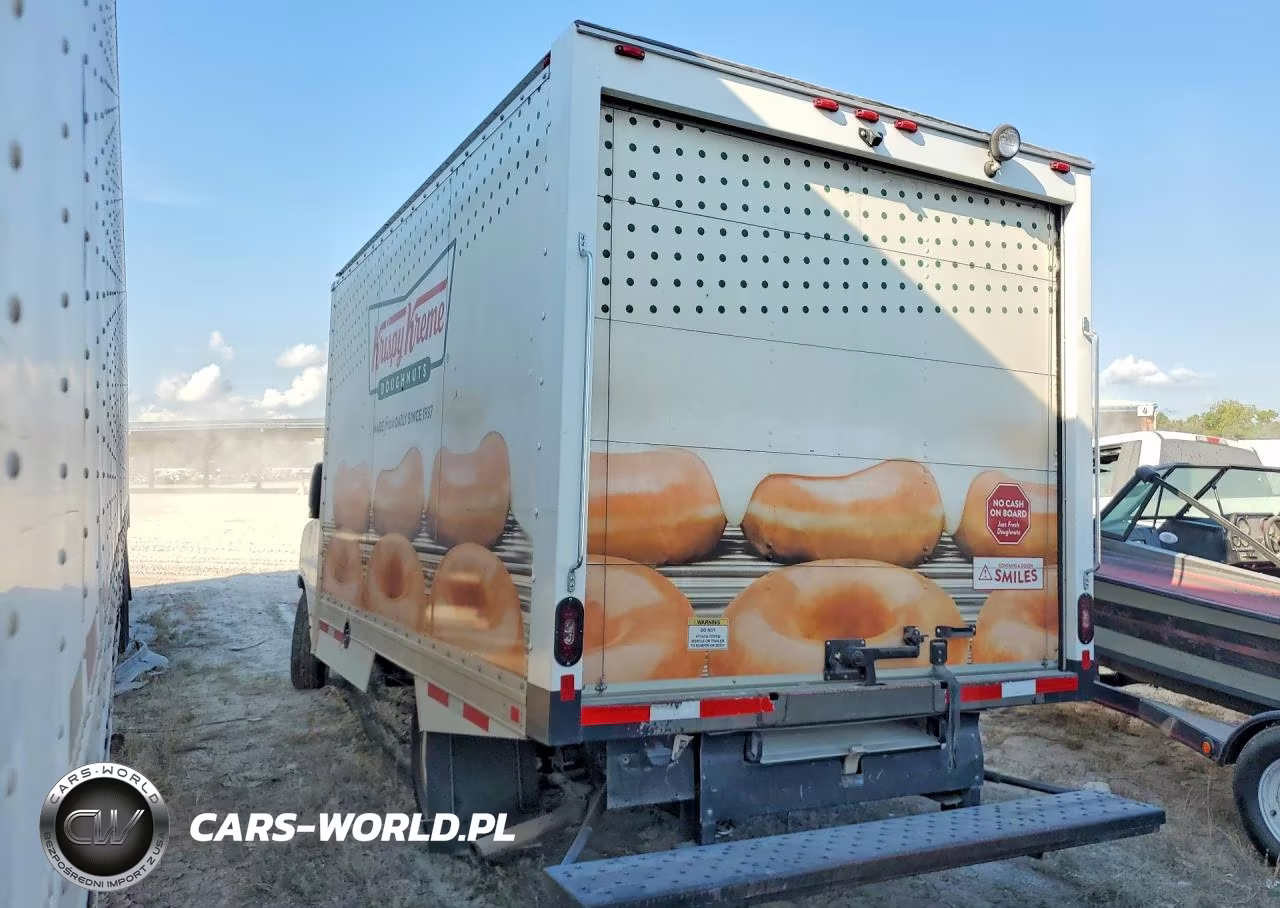 2023 GMC Savana Refrigerated Box Truck VIN:1GD07RFP2P1102677 - 2