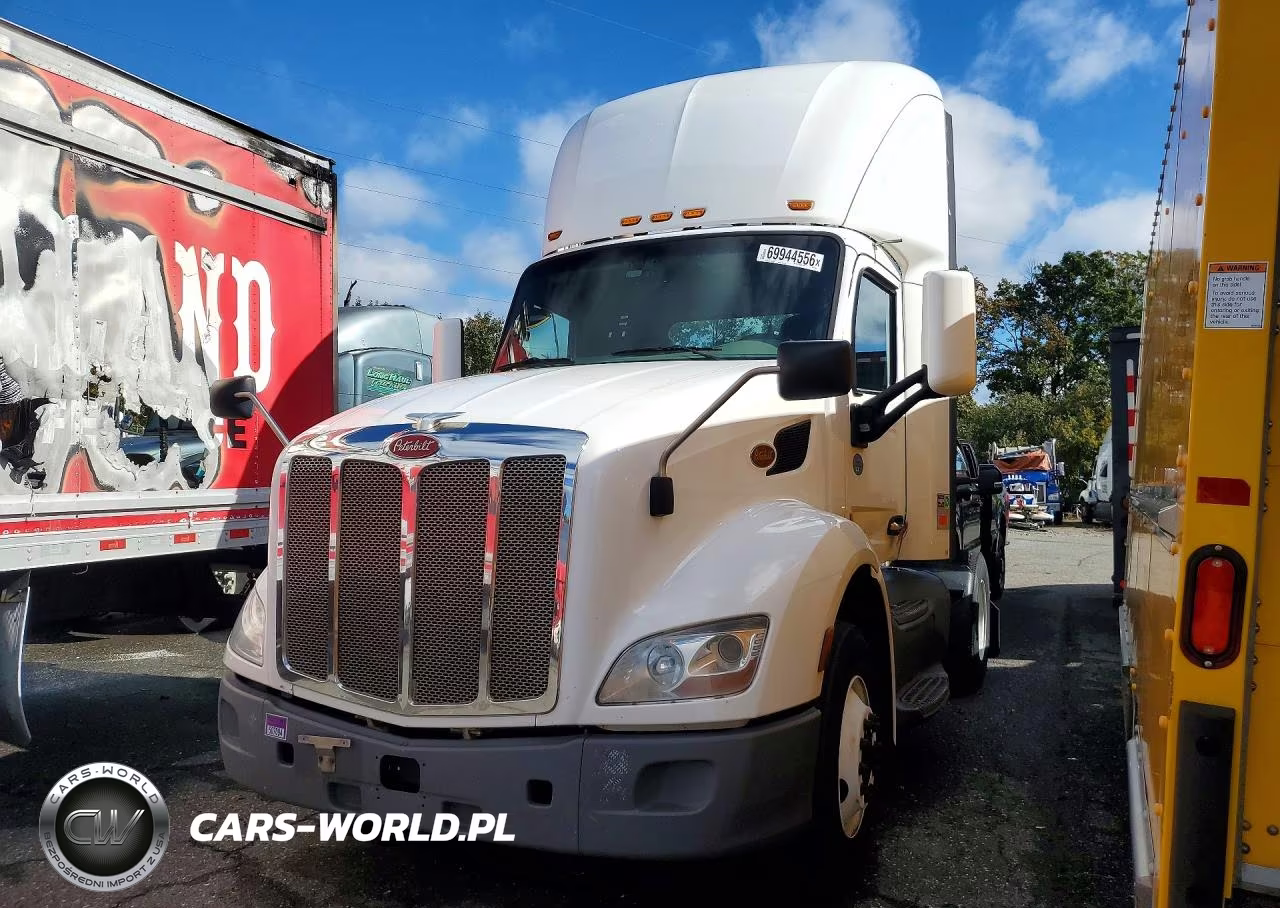 2020 Peterbilt 579 Semi Truck VIN:1XPBA48XXLD685571 - 1