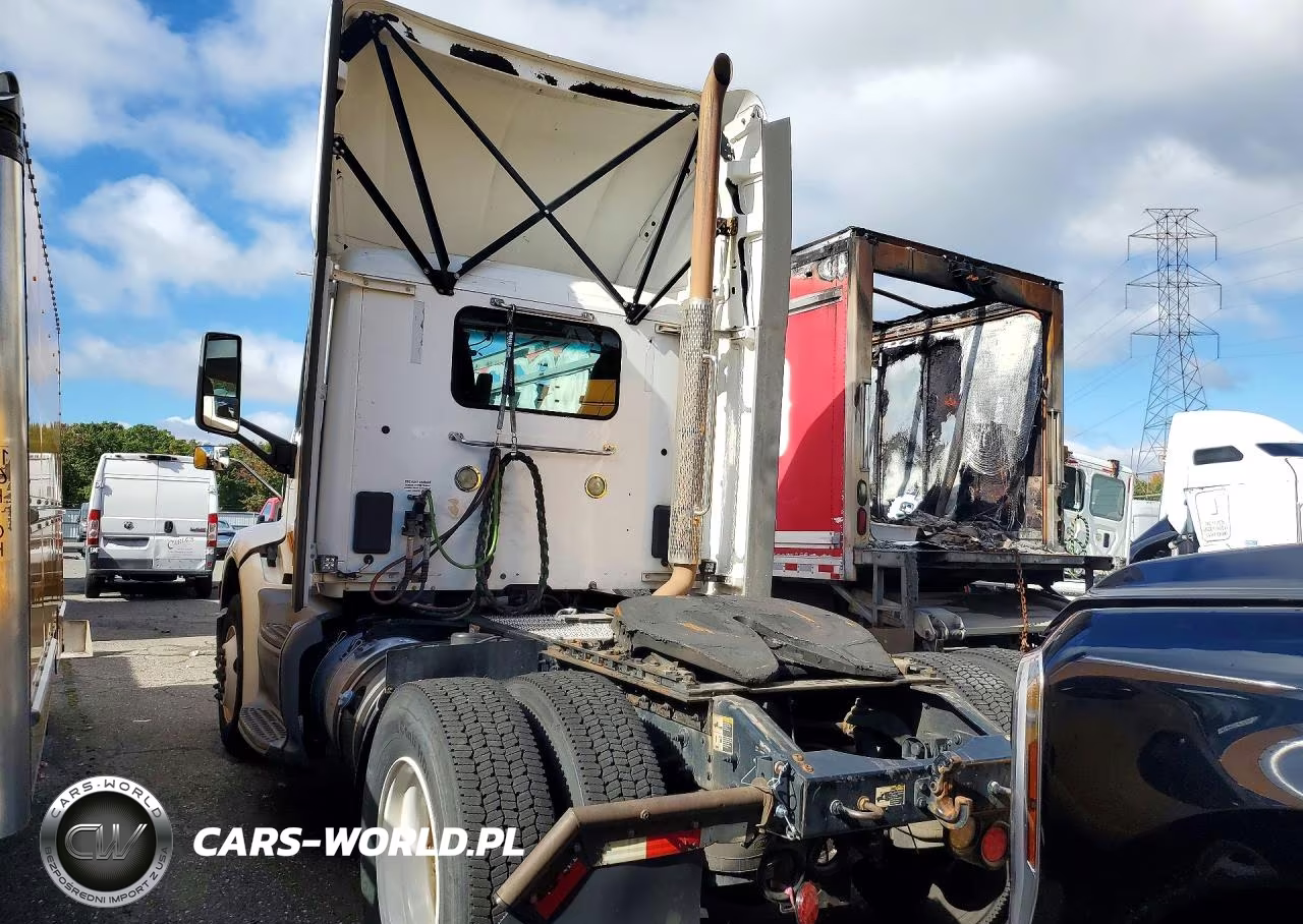 2020 Peterbilt 579 Semi Truck VIN:1XPBA48XXLD685571 - 2