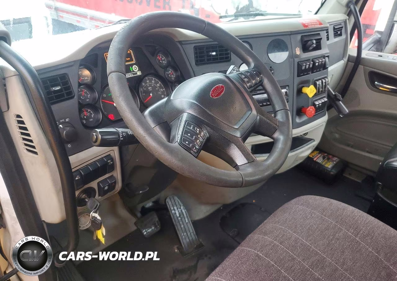 2020 Peterbilt 579 Semi Truck VIN:1XPBA48XXLD685571 - 8
