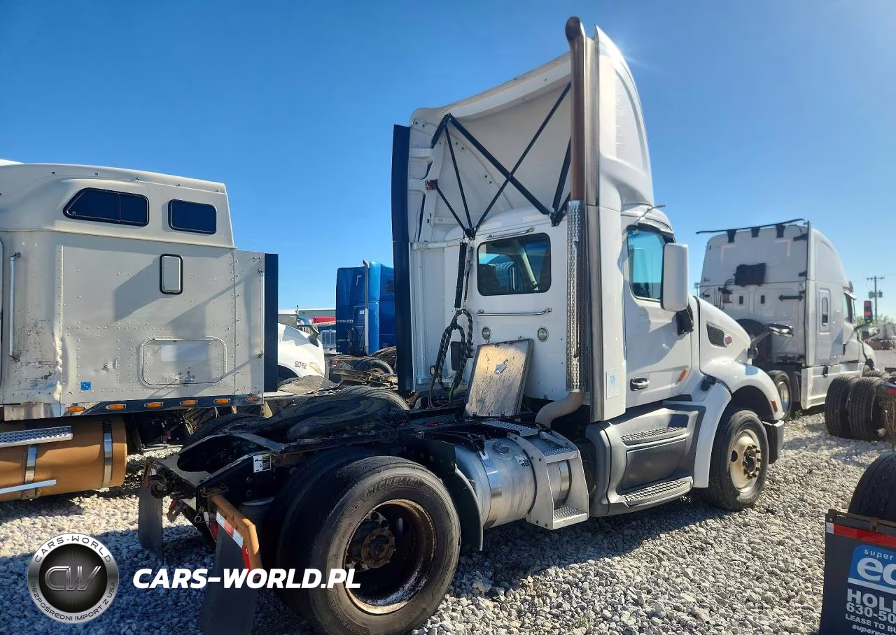 2018 Peterbilt 579 Semi Truck VIN:1XPBA48X6JD478009 - 3