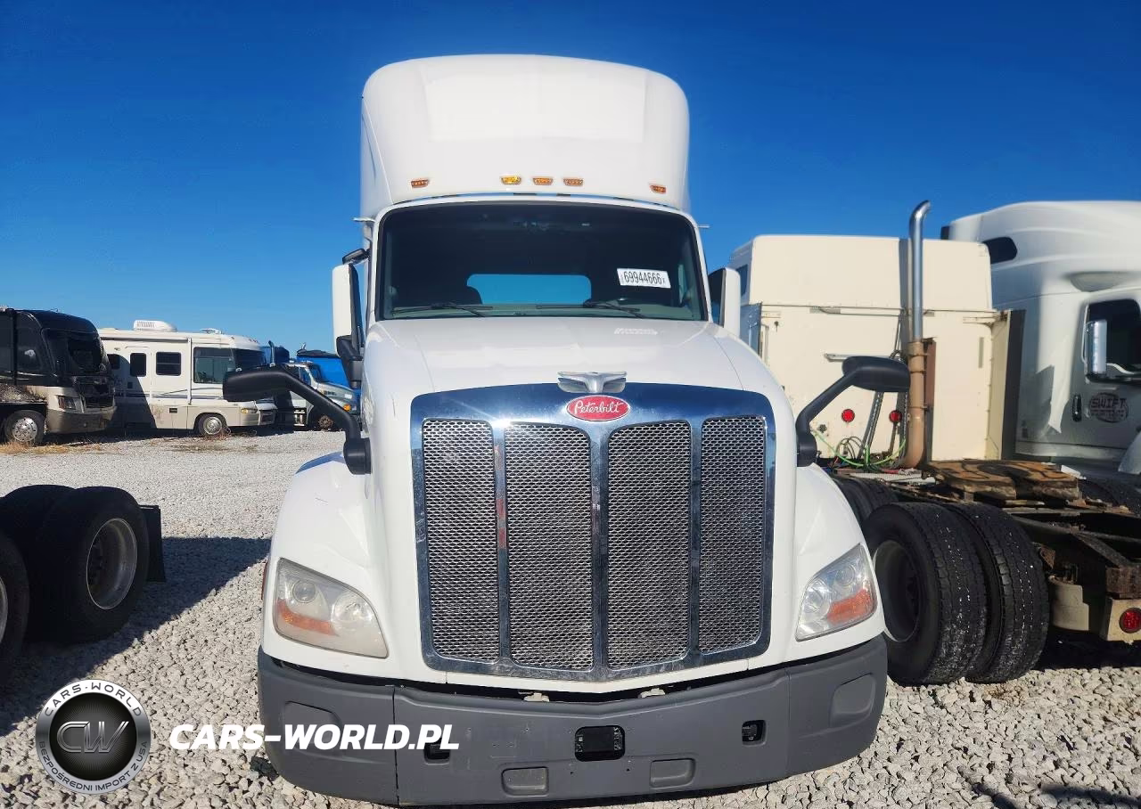 2018 Peterbilt 579 Semi Truck VIN:1XPBA48X6JD478009 - 5
