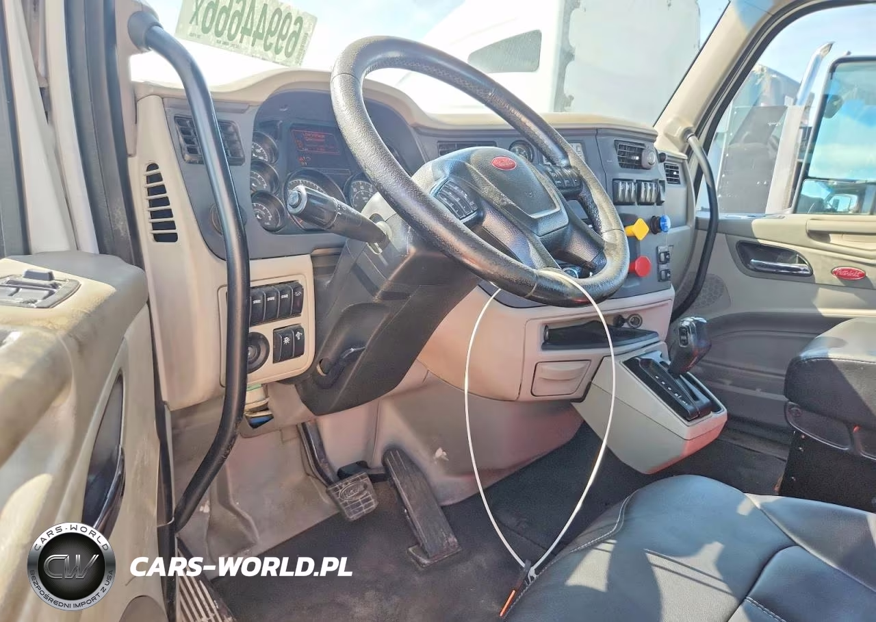 2018 Peterbilt 579 Semi Truck VIN:1XPBA48X6JD478009 - 8