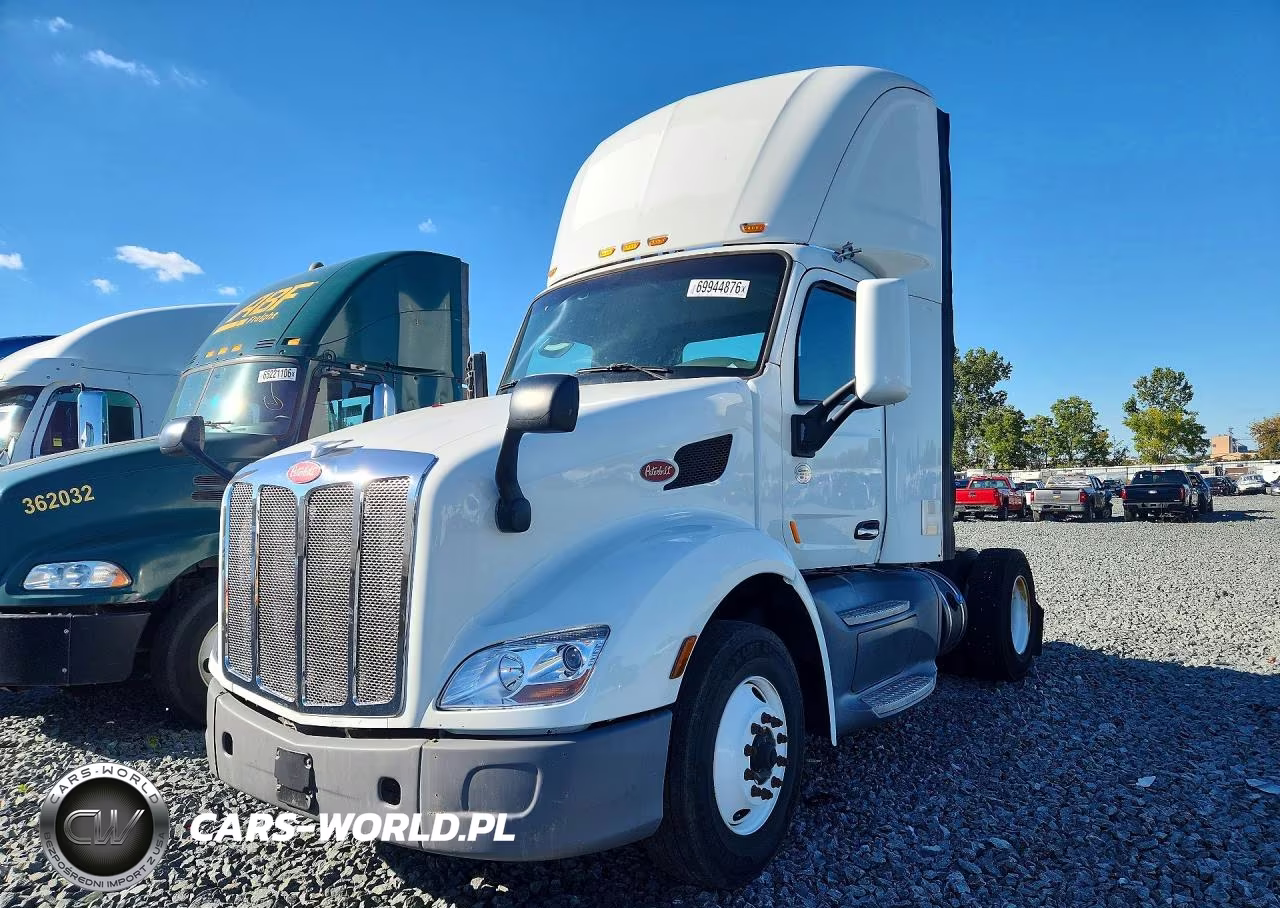 2016 Peterbilt 579 Semi Truck