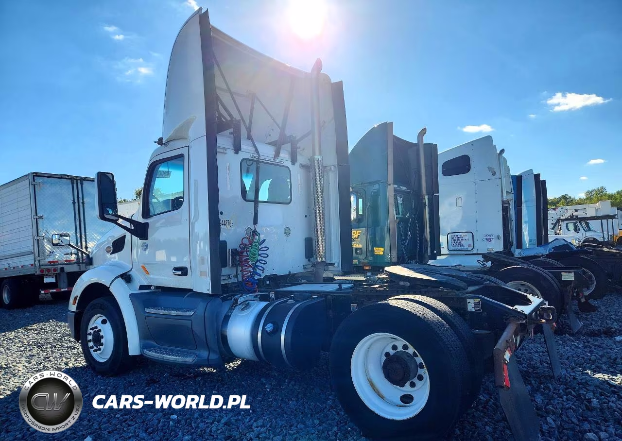 2016 Peterbilt 579 Semi Truck VIN:1XPBA48X1GD339639 - 2