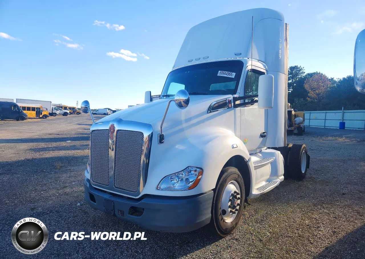 2014 Kenworth T680 Semi Truck