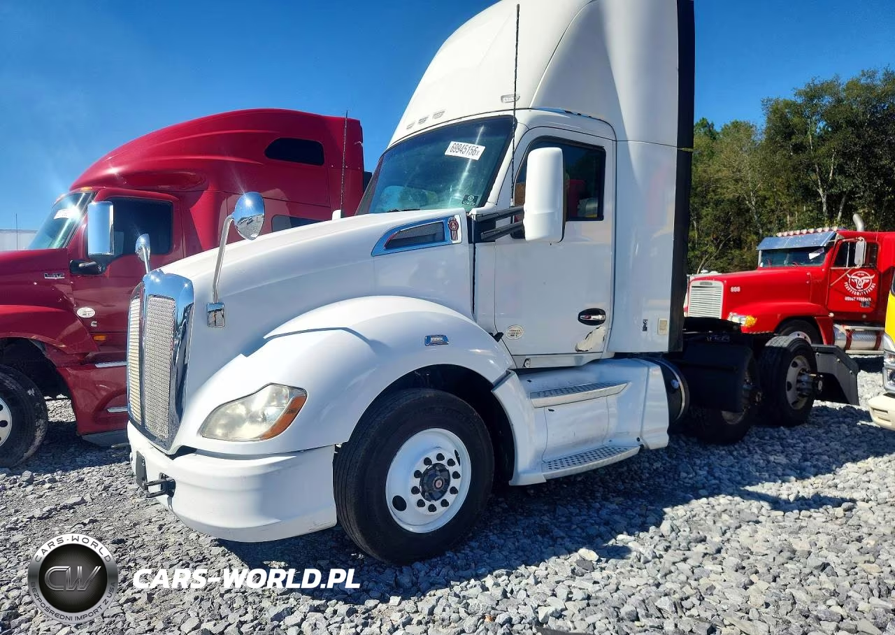 2014 Kenworth T680 Semi Truck