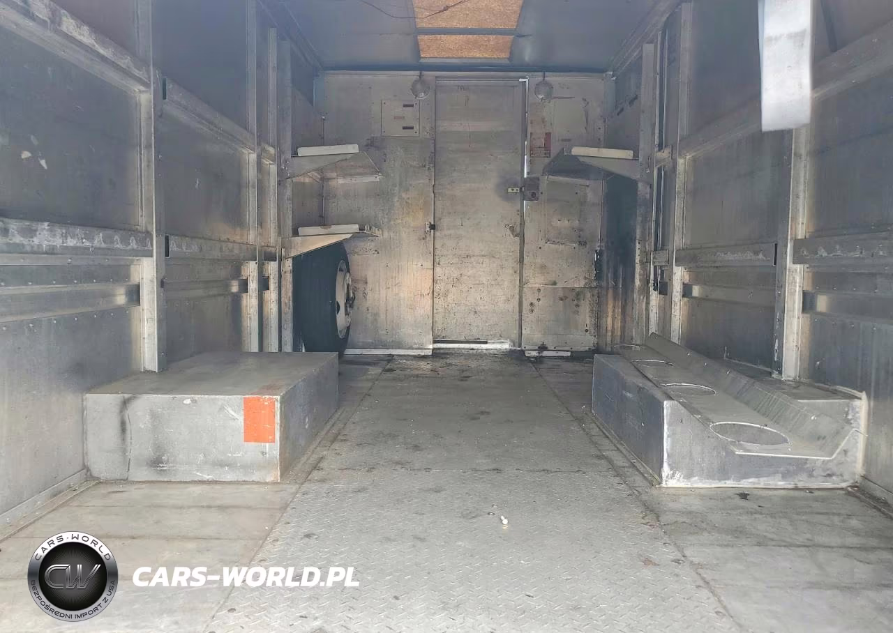 1998 Freightliner Mt45G Chassis Delivery Truck VIN:4UZA4FF46WC932681 - 10