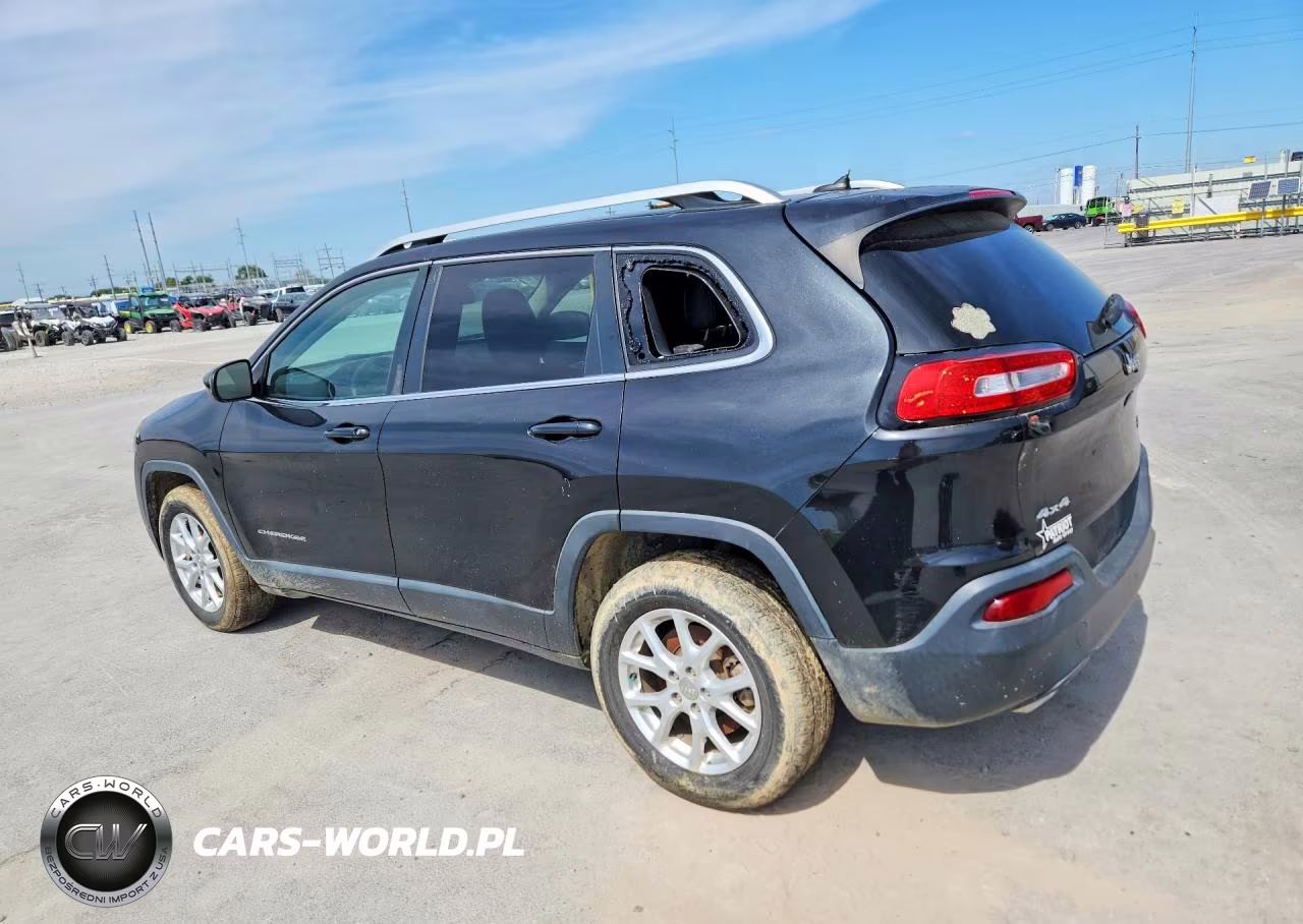 2015 Jeep Cherokee Latitude VIN:1C4PJMCS2FW565159 - 2