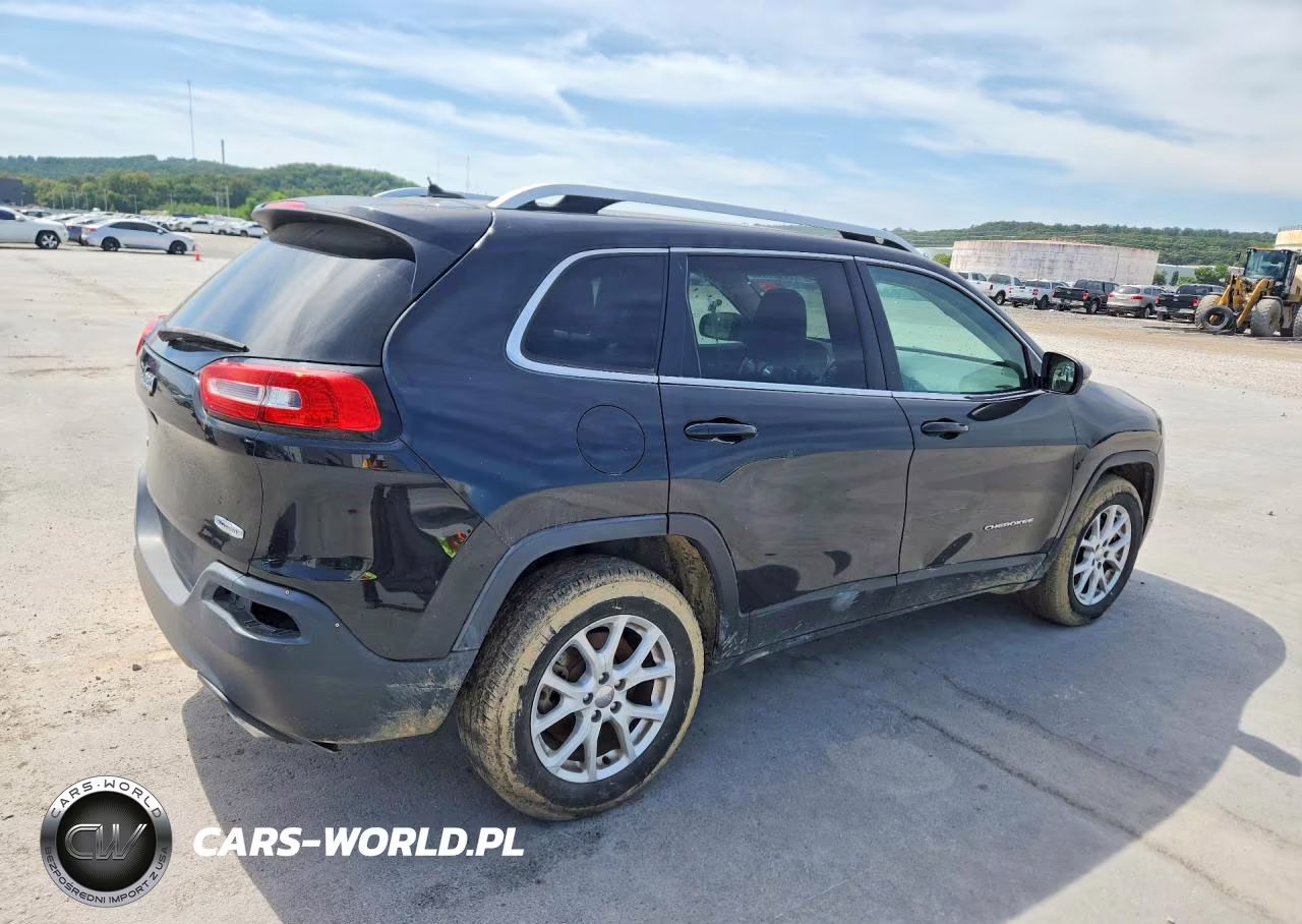 2015 Jeep Cherokee Latitude VIN:1C4PJMCS2FW565159 - 3