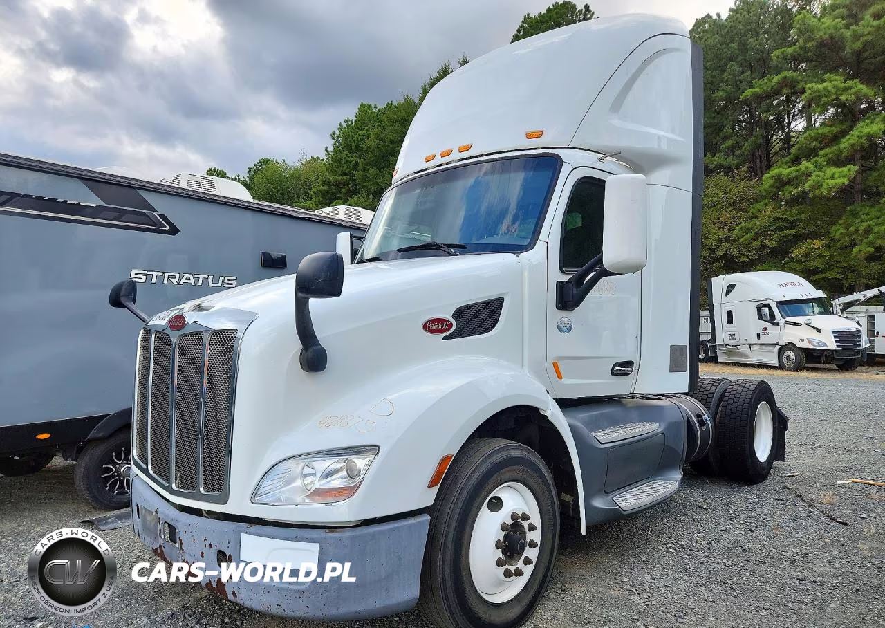 2017 Peterbilt 579 Semi Truck VIN:1XPBA48X7HD428875 - 1