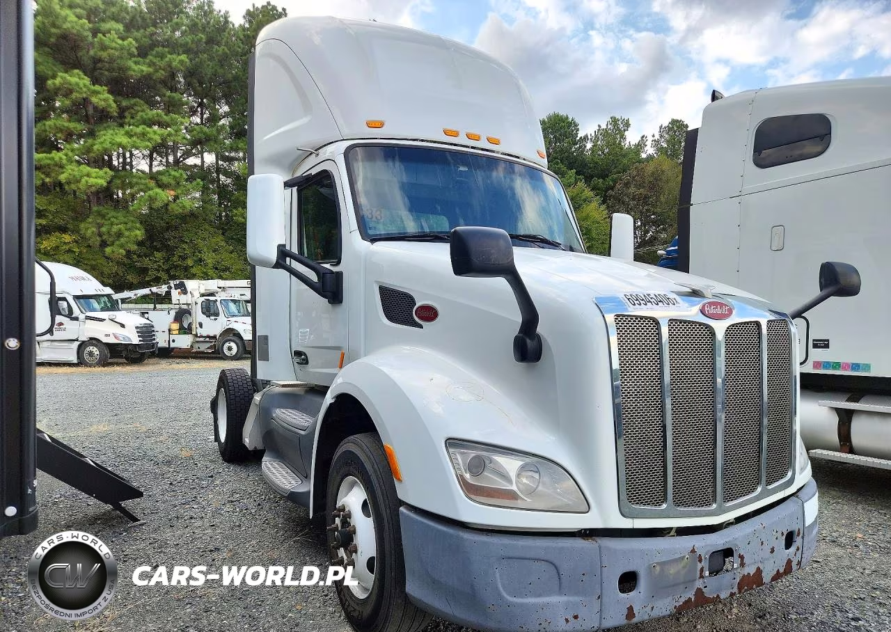 2017 Peterbilt 579 Semi Truck VIN:1XPBA48X7HD428875 - 4