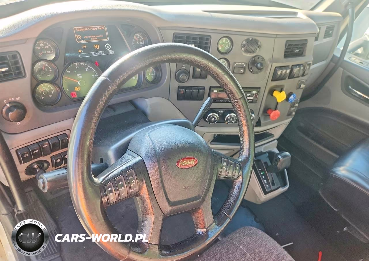 2017 Peterbilt 579 Semi Truck VIN:1XPBA48X7HD428875 - 8