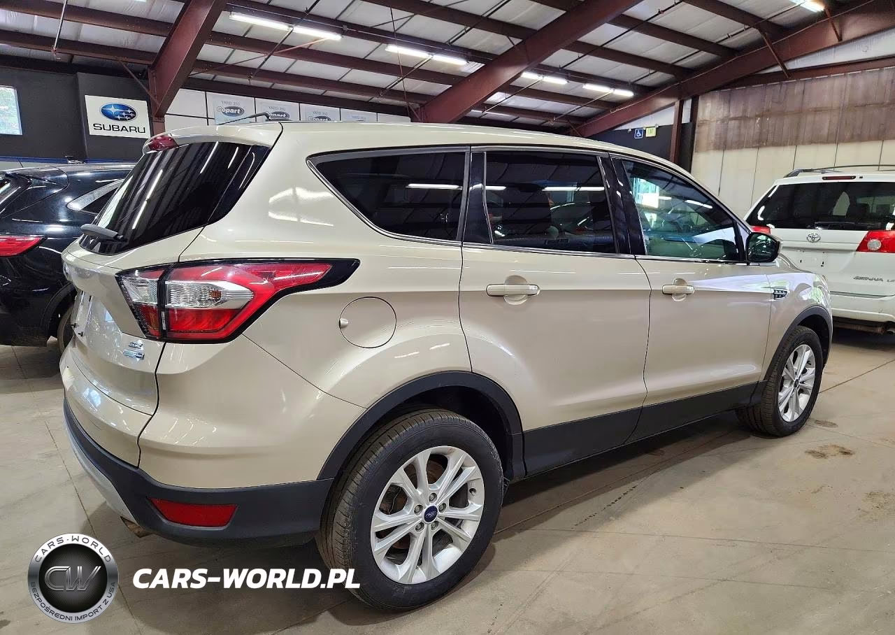 2017 Ford Escape Se VIN:1FMCU9GD2HUD23738 - 3