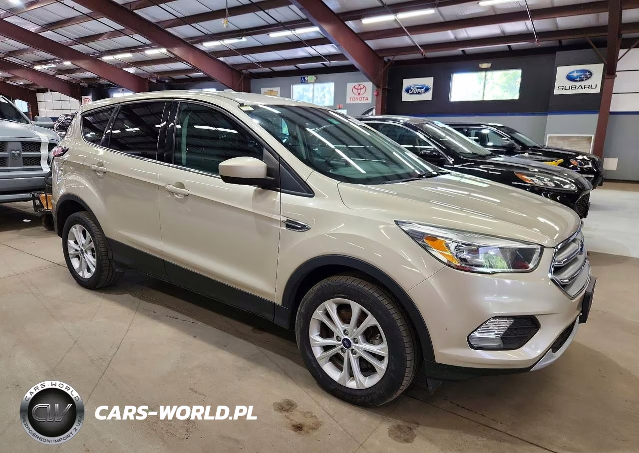 2017 Ford Escape Se VIN:1FMCU9GD2HUD23738 - 4