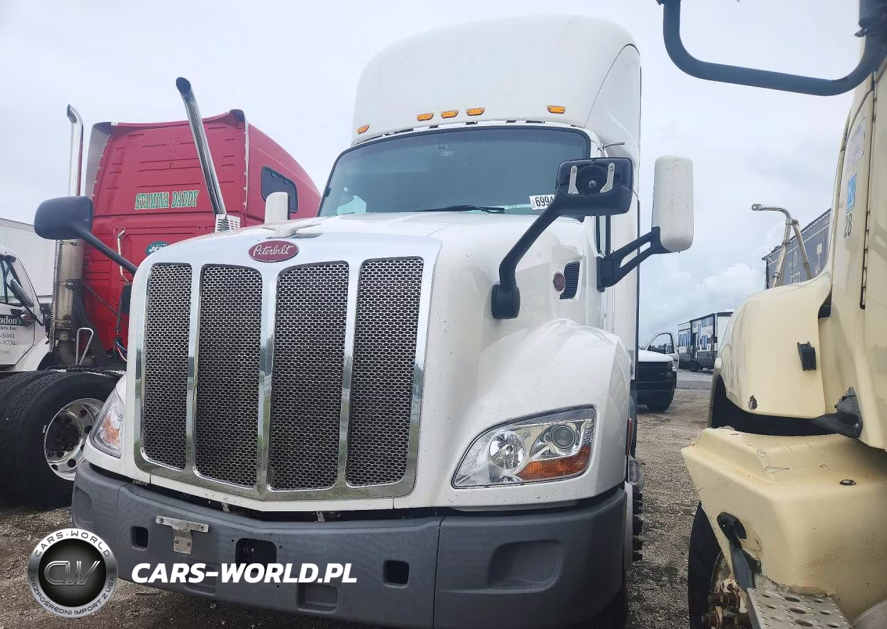2018 Peterbilt 579 Semi Truck