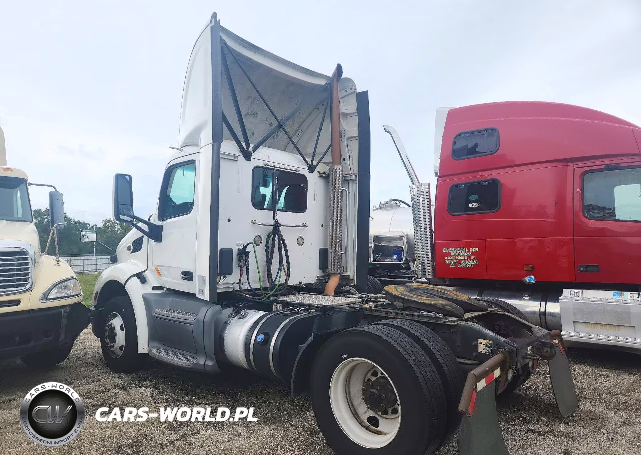2018 Peterbilt 579 Semi Truck VIN:1XPBA48X8JD478139 - 2