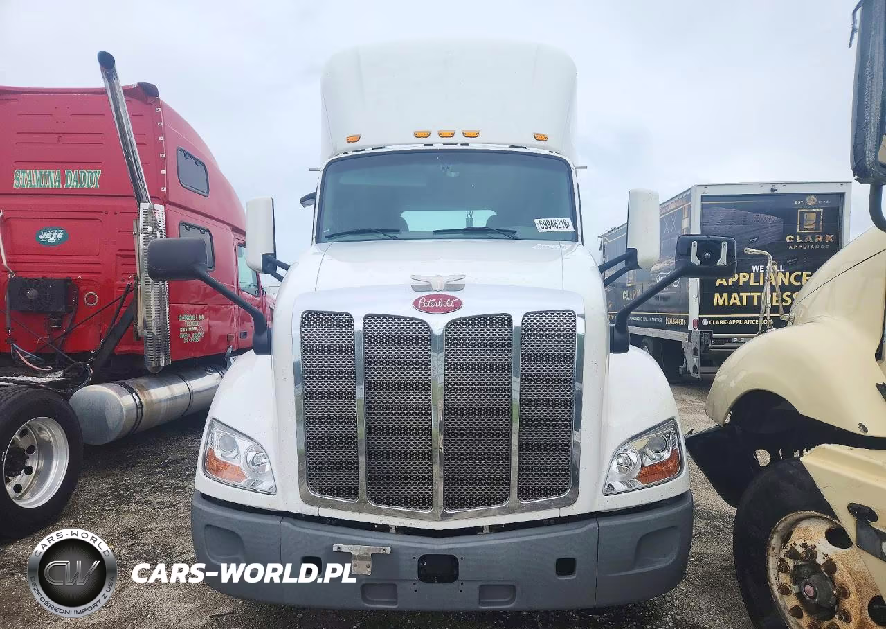 2018 Peterbilt 579 Semi Truck VIN:1XPBA48X8JD478139 - 5