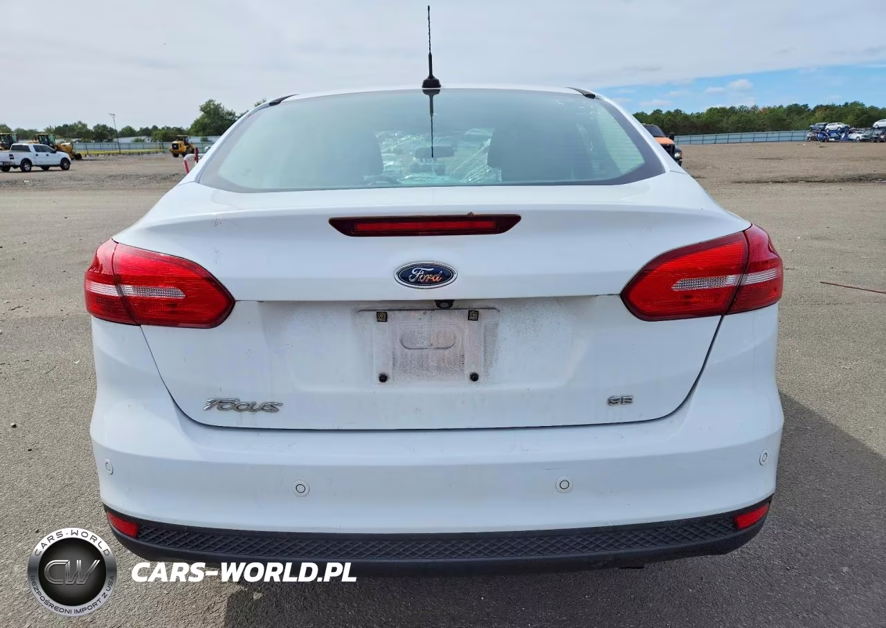 2016 Ford Focus Se VIN:1FADP3F20GL215142 - 6
