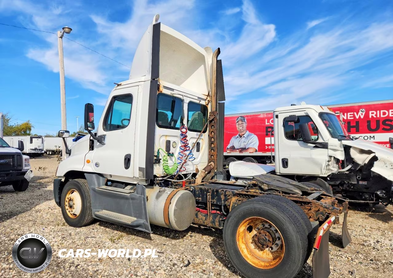2016 Freightliner Cascadia 125 Semi Truck VIN:1FUBGEDV2GLHC5767 - 2