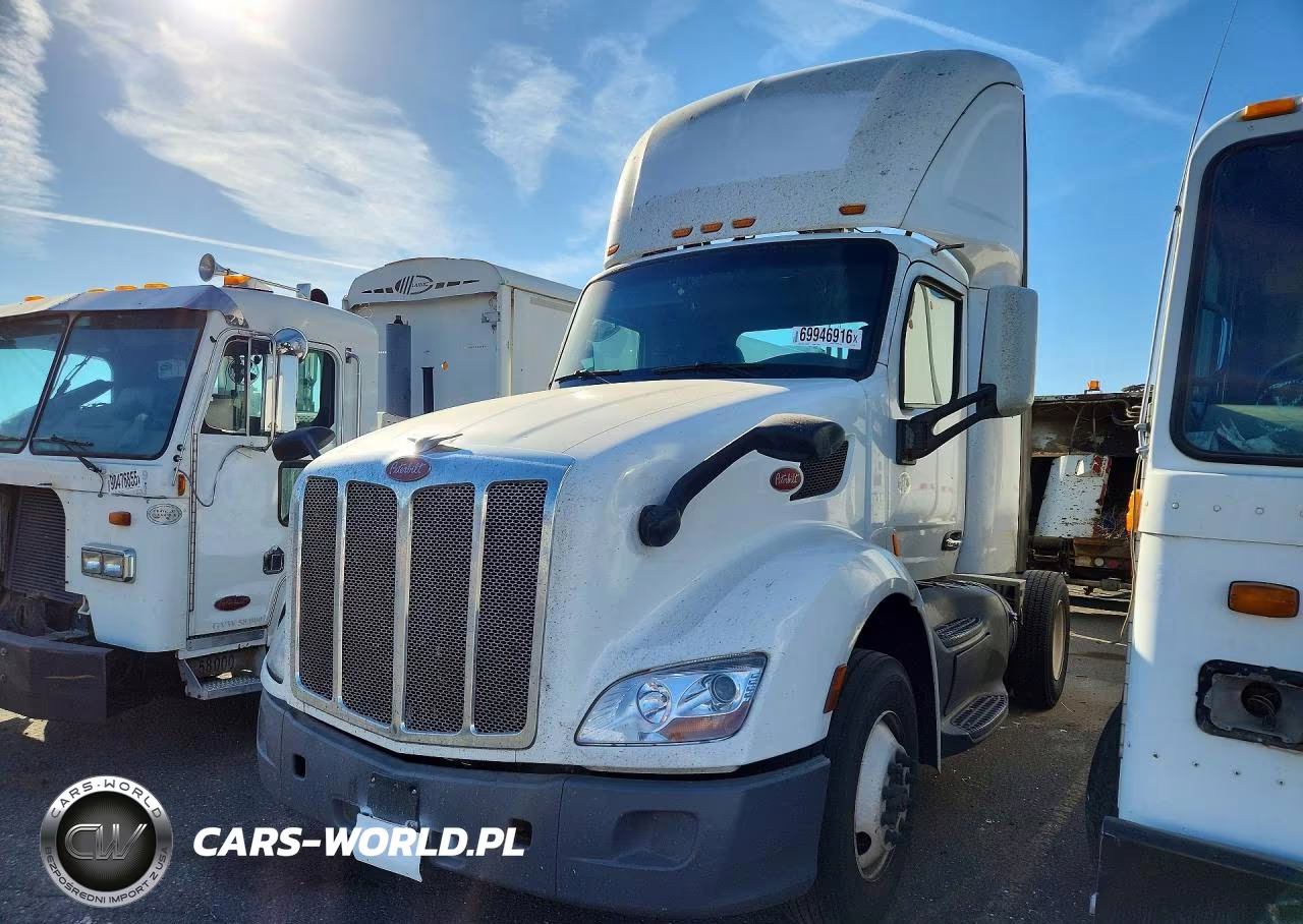 2018 Peterbilt 579 Semi Truck VIN:1XPBA48X4JD477523 - 1