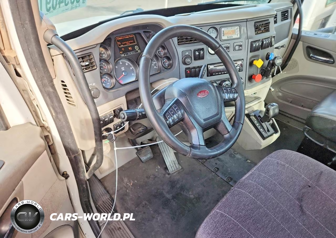 2018 Peterbilt 579 Semi Truck VIN:1XPBA48X4JD477523 - 8