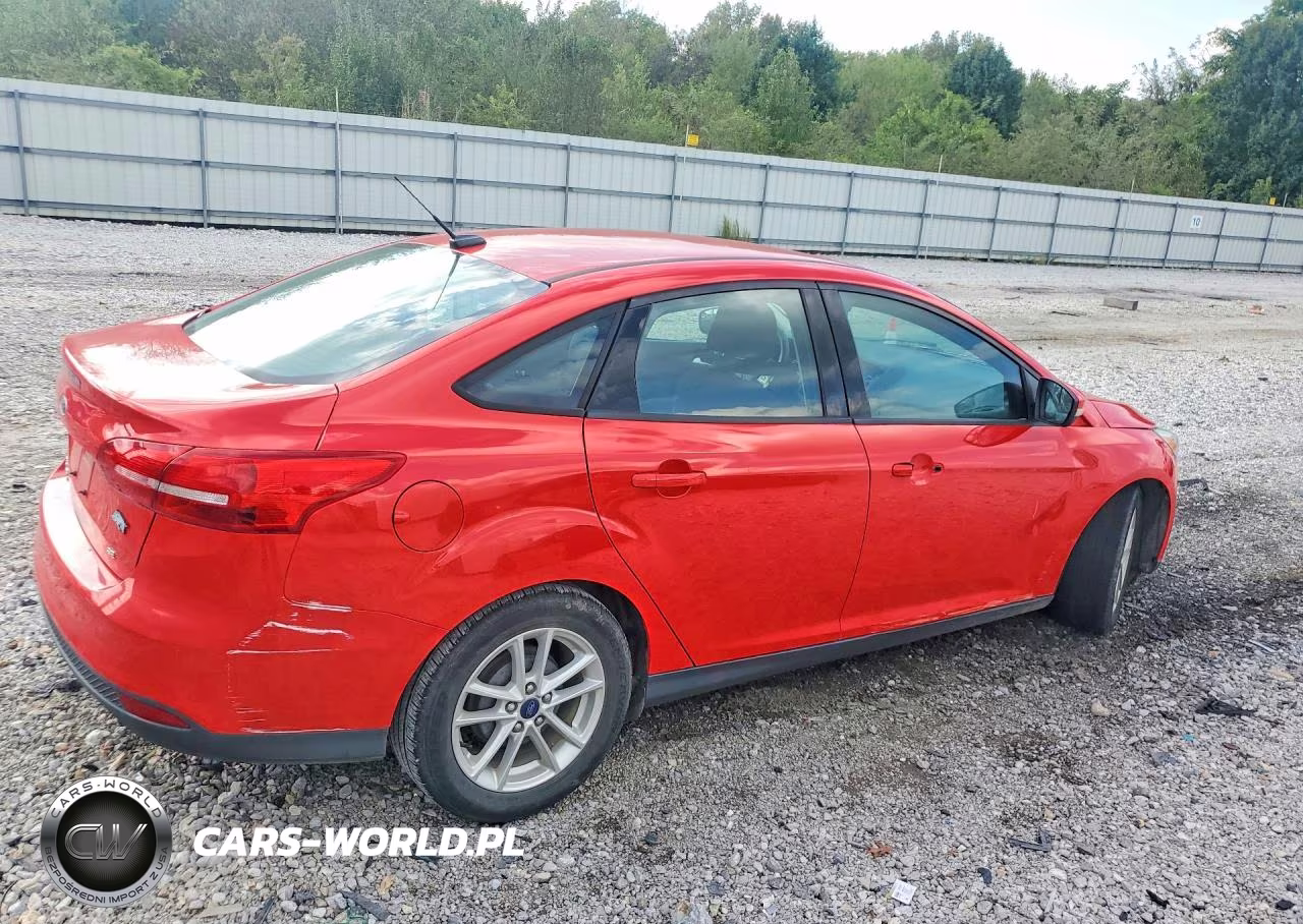 2017 Ford Focus Se VIN:1FADP3F28HL277003 - 3