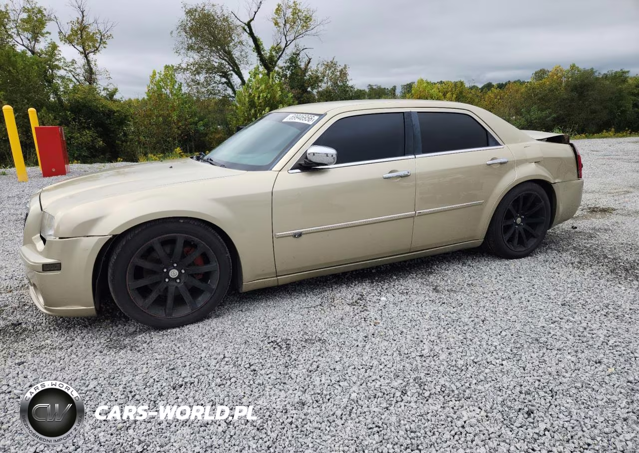 2010 Chrysler 300C VIN:2C3CA6CT3AH155565 - 1