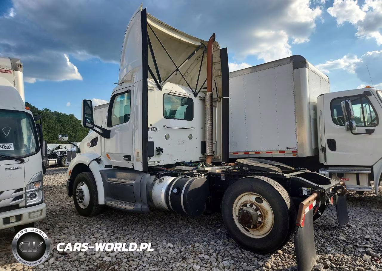 2017 Peterbilt 579 Semi Truck VIN:1XPBA48X1HD429049 - 2