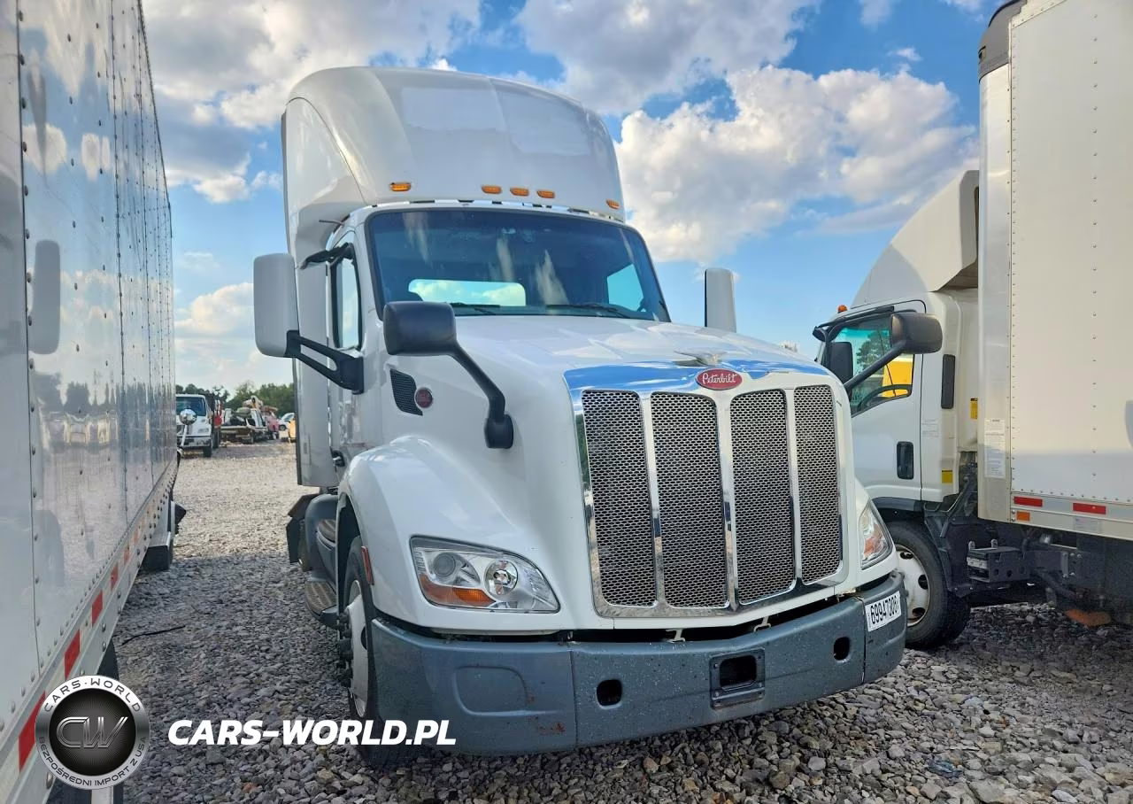 2017 Peterbilt 579 Semi Truck VIN:1XPBA48X1HD429049 - 4