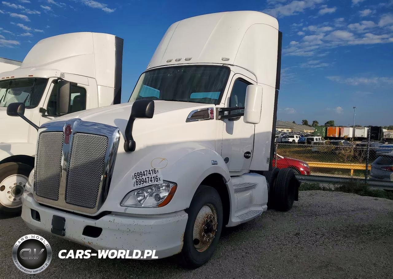 2015 Kenworth T680 Semi Truck – zdjęcie 1 z 13