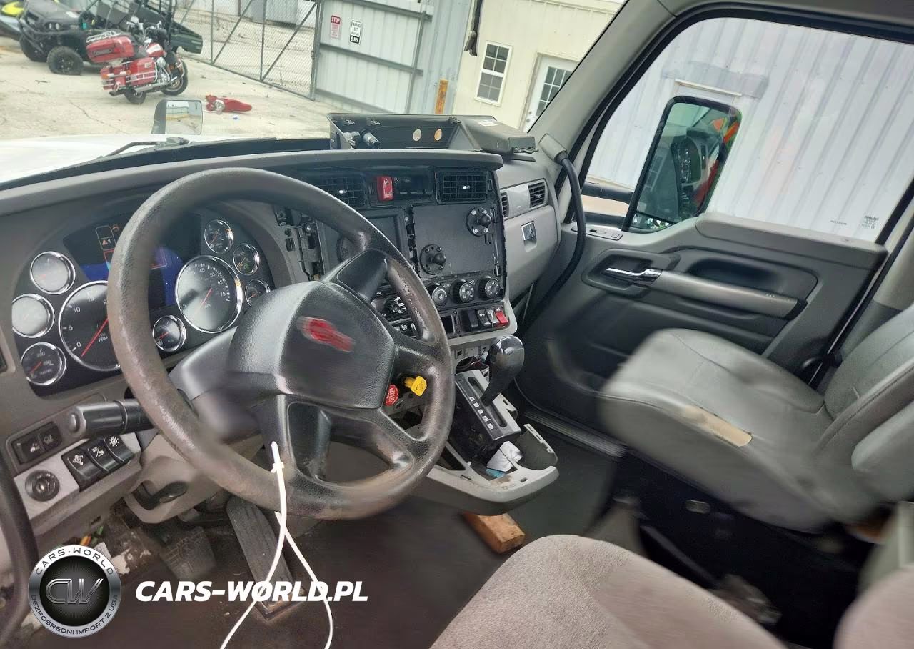 2015 Kenworth T680 Semi Truck VIN:1XKYA48X4FJ462416 - 8