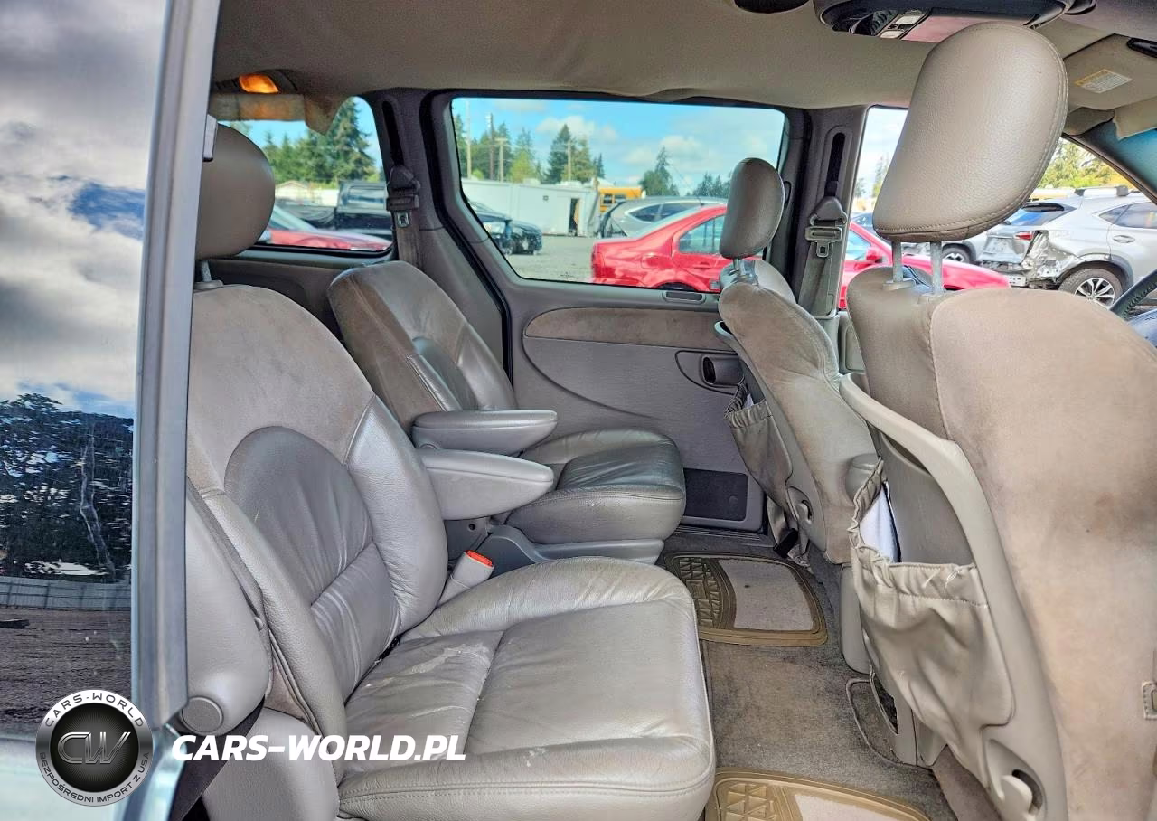 2001 Chrysler Town & Country Limited VIN:2C8GP64L11R407249 - 11